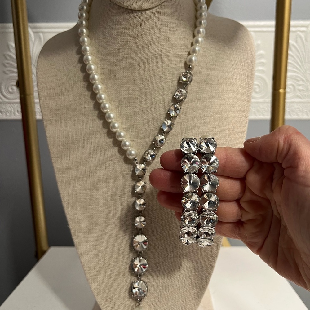 White House black market pearly necklace and pearly bracelet